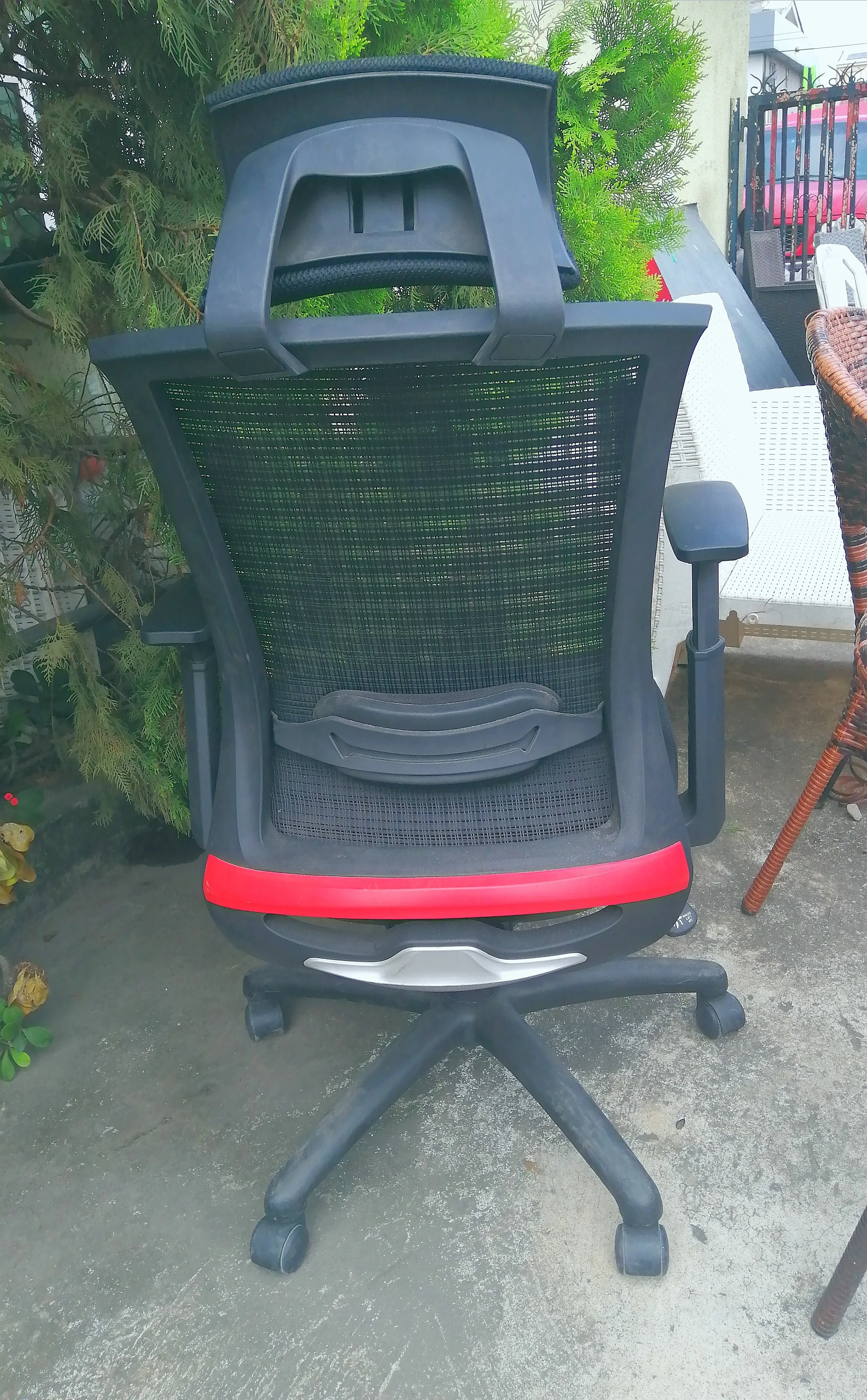 Breathable Adjustable Arm executive office Chair