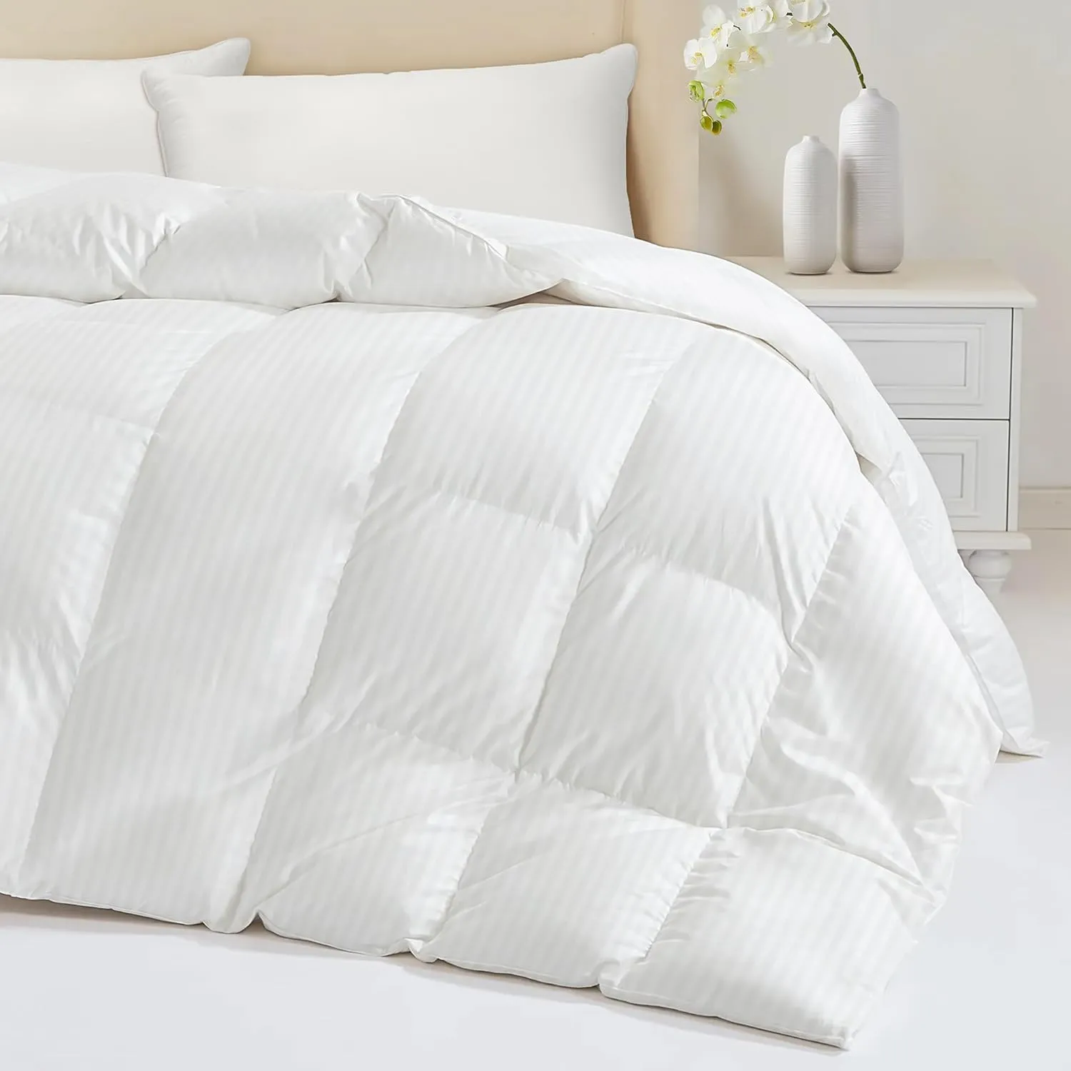 Down Fiber Feather Comforter King Size - All Season Hotel Duvet Insert, Medium Warmth Ultra-Soft 750 Fill Power Fluffy Premium Comforter with 8 Corner Tabs,0.6CM Stripe Cotton Cover 106”x90”