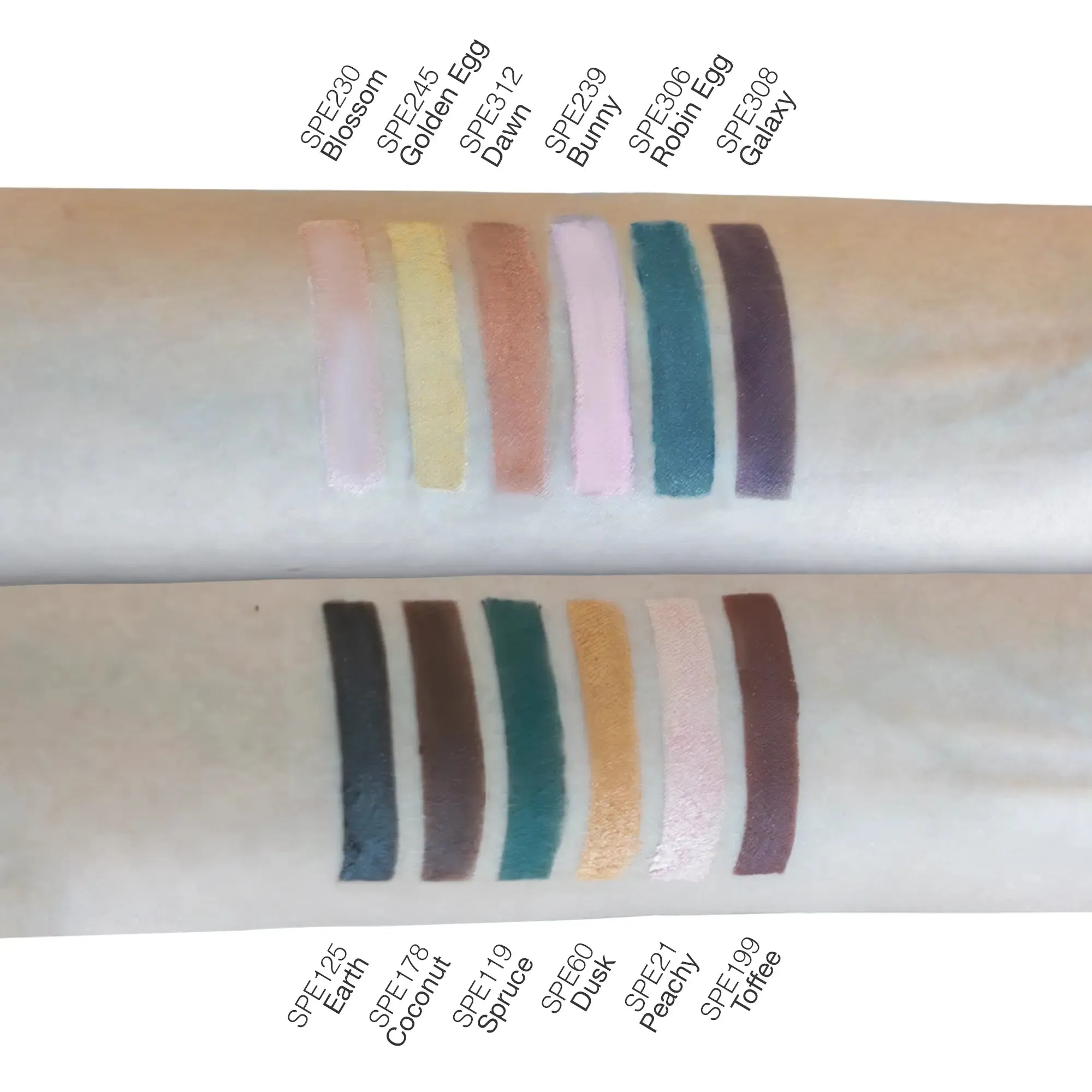 Enchanting Single Pan Eyeshadow - Blossom for All-Day Glam