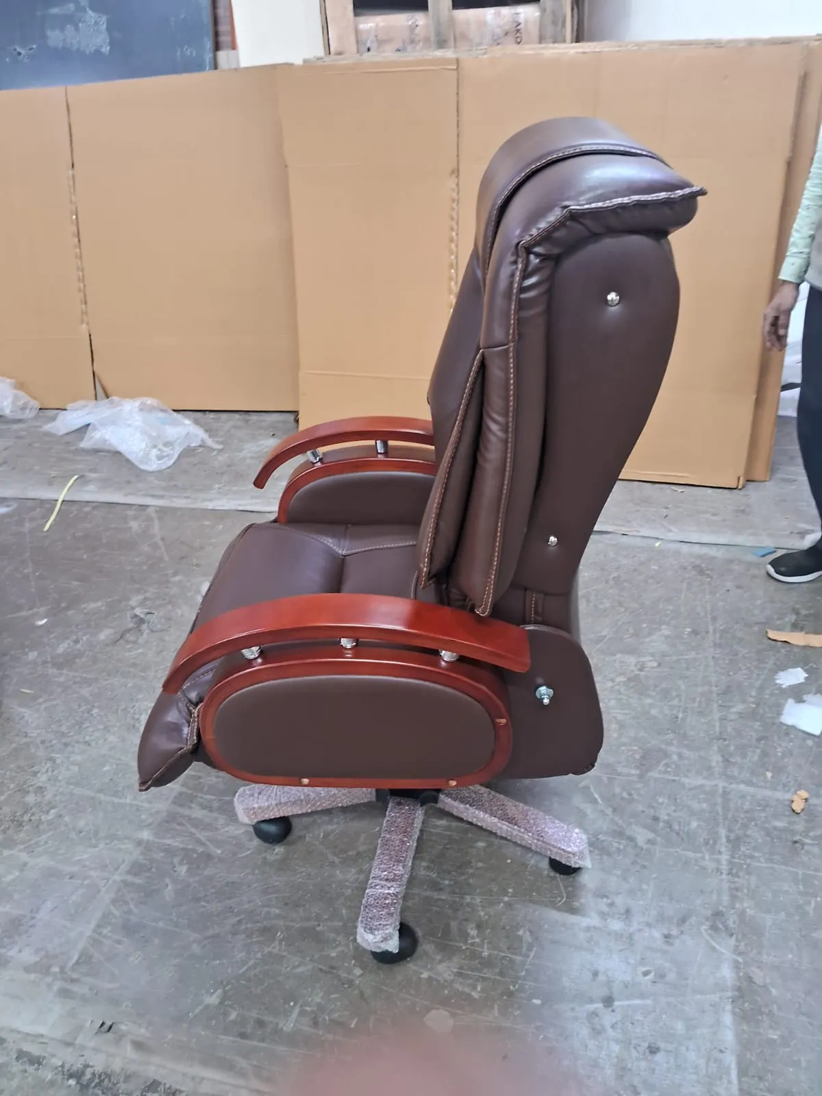 High Back Director Chair with Height Adjustable Wooden Base