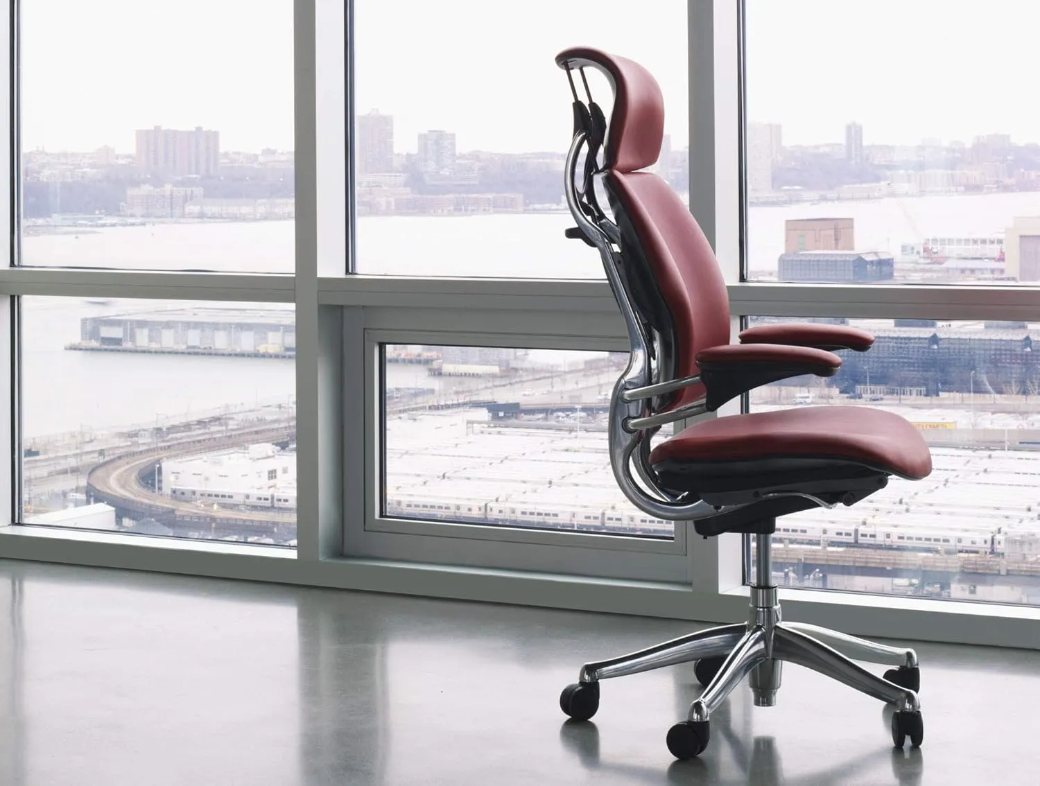 Humanscale Freedom Office Chair with Headrest - Ergonomic Work Chair with Standard Height Adjustable Duron Arms - Wheels for Carpet - Graphite Frame with Boysenberry Red Fourtis Fabric