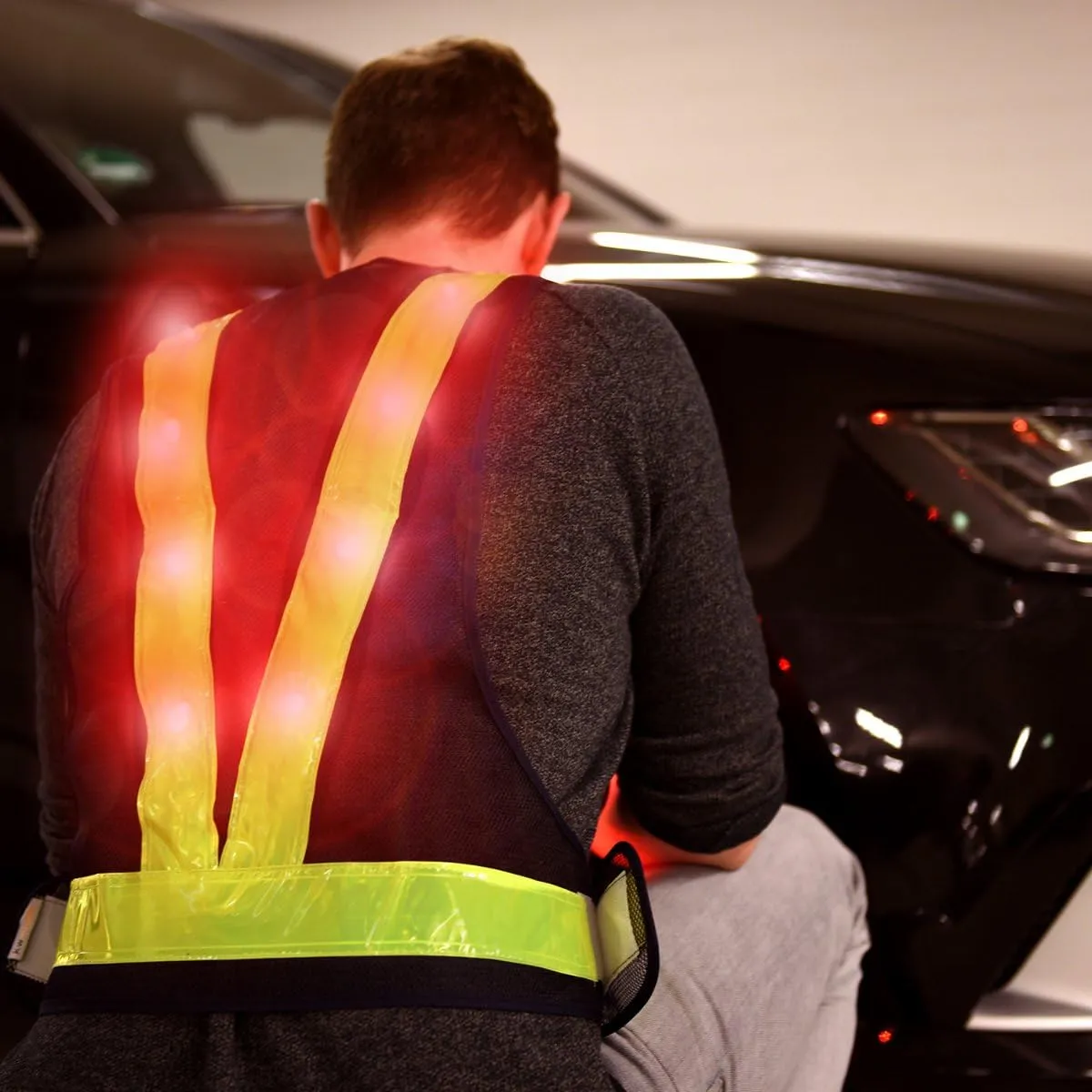 kwmobile LED Light Safety Vest - High Visibility Waistcoat Traffic Outdoor Night Warning Reflector Clothing Reflective