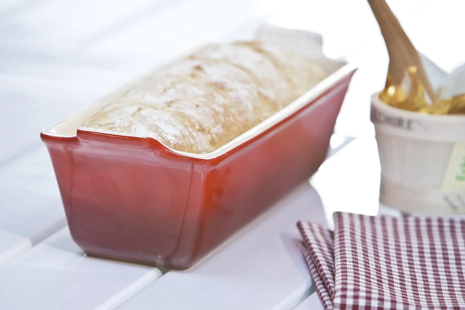 Le Creuset Stoneware Heritage Loaf Pan, 9" x 5" x 3" (1.5 qt.), Cerise