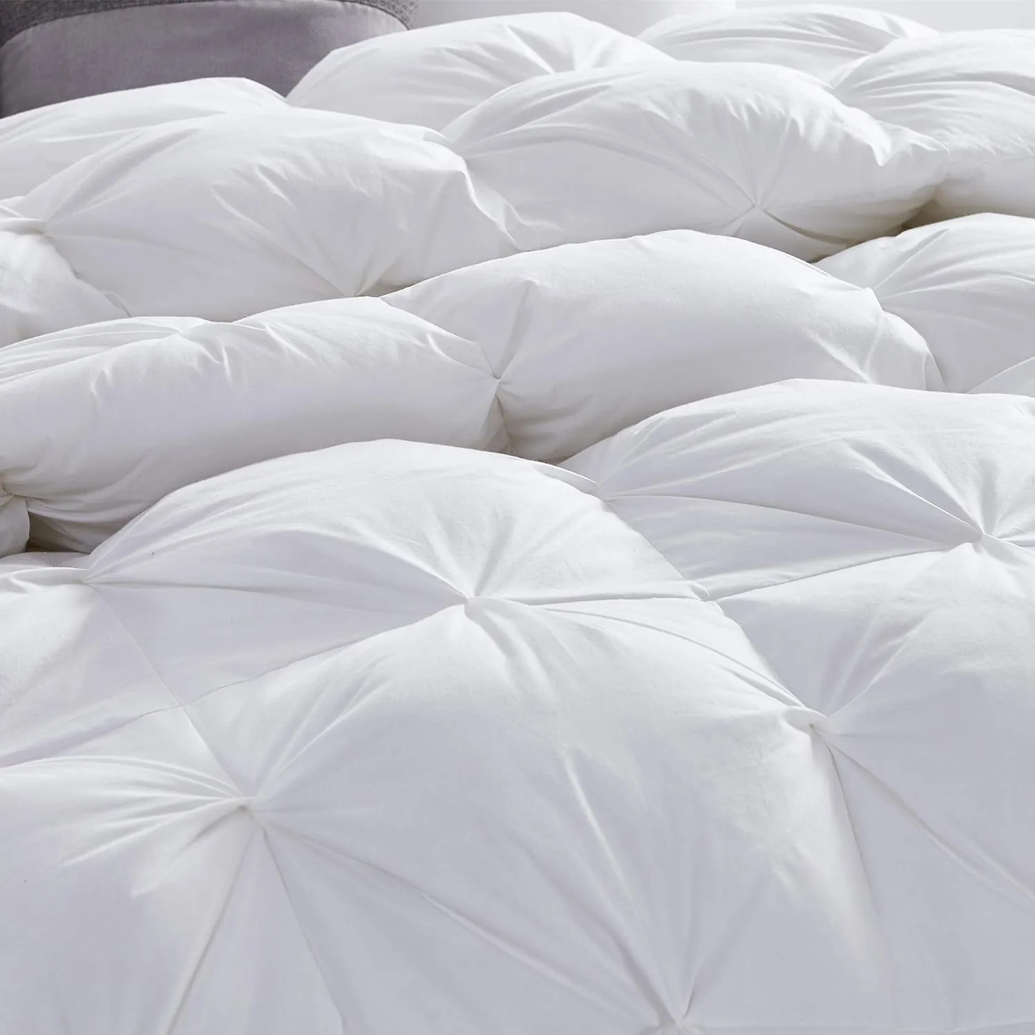 Luxurious All-Season Goose Down Fiber Waterfowl Feather Fiber Comforter King Size Duvet Insert, Exquisite Pinch Pleat Design, Premium Baffle Box, 100% Cotton Cover, 65 oz. Fill Weight, White Color