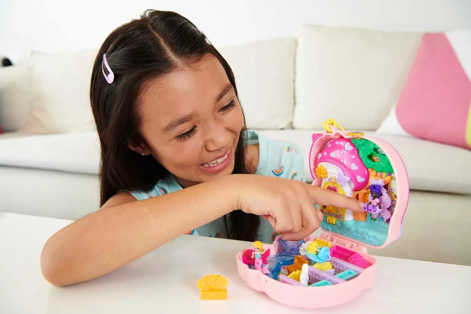 Polly Pocket Compact Playset, Unicorn Tea Party with 2 Micro Dolls & Accessories, Travel Toys with Surprise Reveals