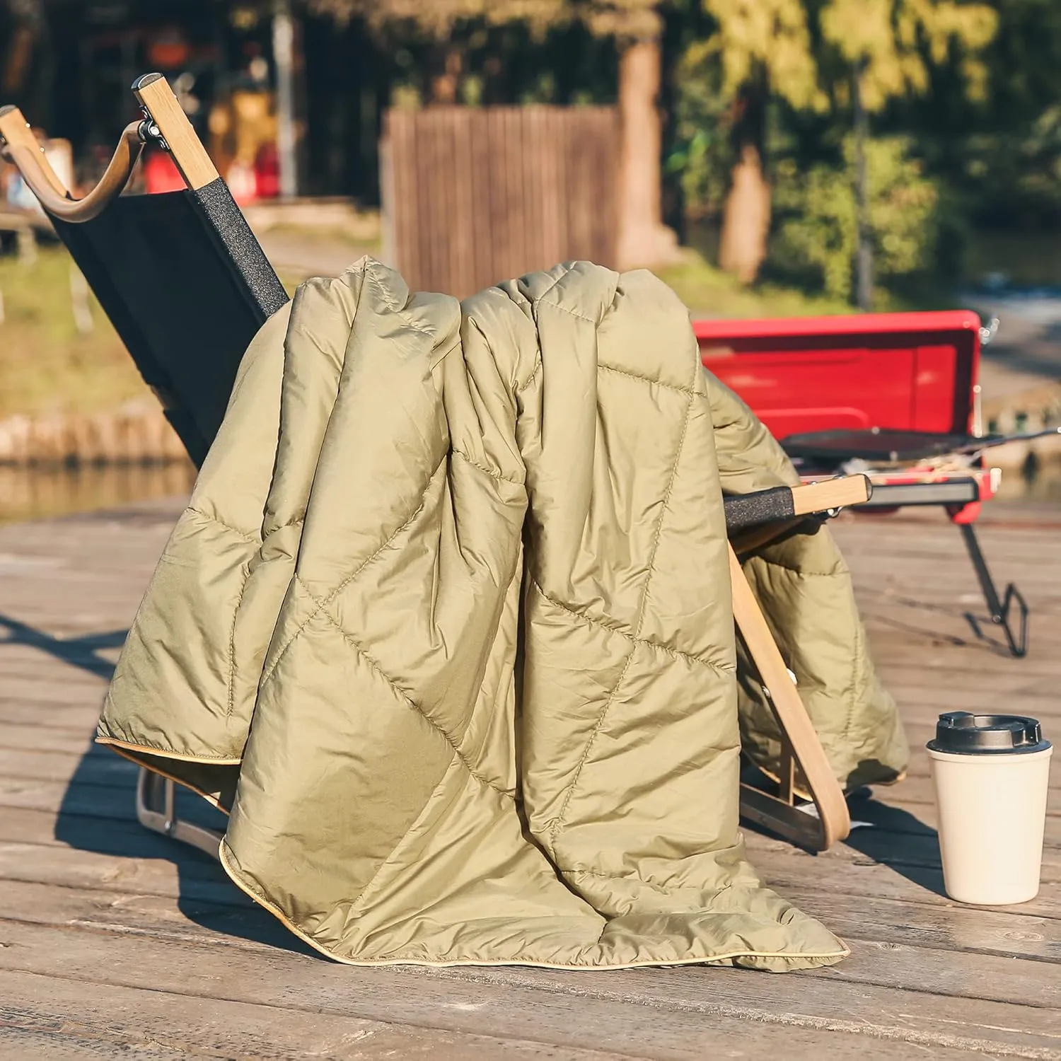 Sonive Blanket 52x75, Packable Compact Blanket Weatherproof Outdoor Down Alternative Throw Puffy Warm Quilt for Camping, Hiking, Backpacking, Picnic, Stadium Army Green