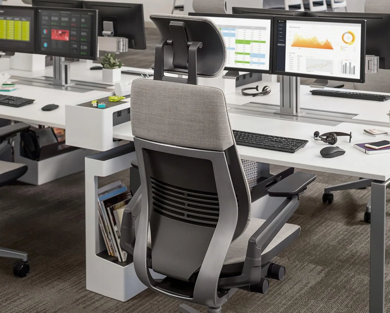 Steelcase Gesture Office Desk Task Chair with Headrest Plus Lumbar Support Cogent Connect Blue Jay Fabric Low Platinum Light Frame (Light/Light)
