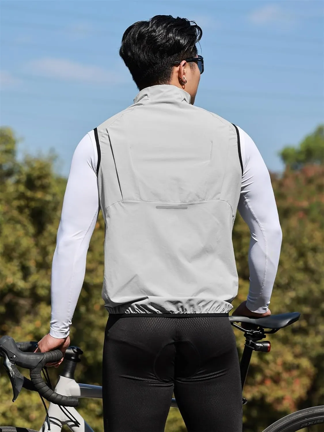 WOSAWE Reflective Cycling Vest with Chest Pocket Water-Repellent Lightweight Windproof Gilet for Running, Hiking, Biking